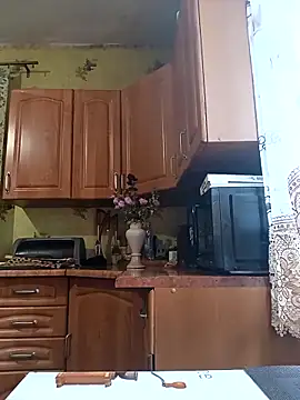 Laura Kiss online show from 18, 11, 2025