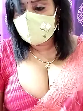 Snapshot of Queenflowerr chatting on 25, 10, 2025 Queenflowerr online show from 25, 10, 2025