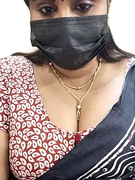 Snapshot of Queenflowerr chatting on 18, 2, 2025 Queenflowerr online show from 18, 2, 2025