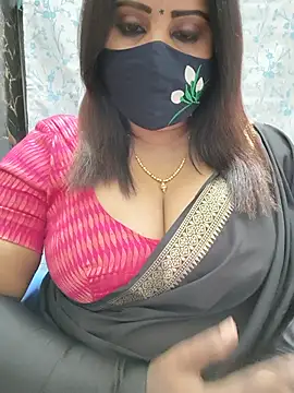 Snapshot of Queenflowerr chatting on 4, 6, 2026 Queenflowerr online show from 4, 6, 2026