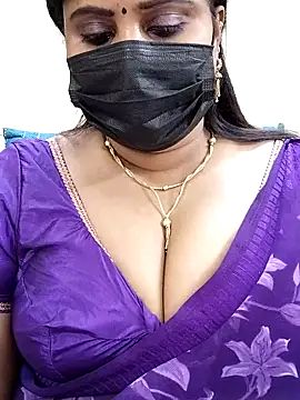 Snapshot of Queenflowerr chatting on 2, 3, 2025 Queenflowerr online show from 2, 3, 2025