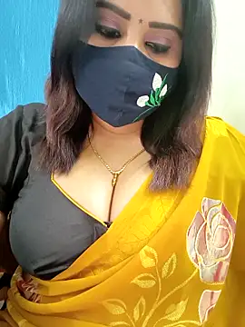 Snapshot of Queenflowerr chatting on 8, 5, 2026 Queenflowerr online show from 8, 5, 2026