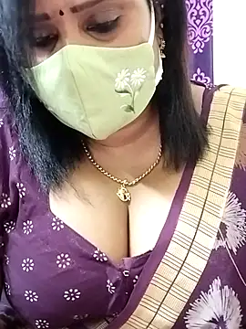 Snapshot of Queenflowerr chatting on 16, 10, 2025 Queenflowerr online show from 16, 10, 2025