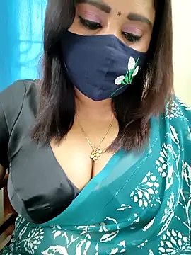 Snapshot of Queenflowerr chatting on 30, 4, 2026 Queenflowerr online show from 30, 4, 2026