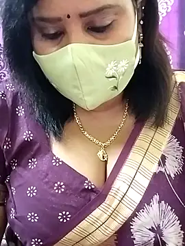 Snapshot of Queenflowerr chatting on 16, 10, 2025 Queenflowerr online show from 16, 10, 2025