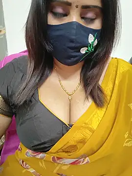Snapshot of Queenflowerr chatting on 4, 6, 2026 Queenflowerr online show from 4, 6, 2026