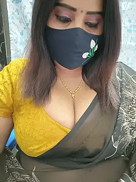Snapshot of Queenflowerr chatting on 29, 5, 2026 Queenflowerr online show from 29, 5, 2026
