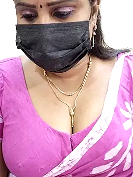 Snapshot of Queenflowerr chatting on 20, 2, 2025 Queenflowerr online show from 20, 2, 2025