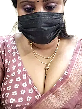 Snapshot of Queenflowerr chatting on 26, 2, 2025 Queenflowerr online show from 26, 2, 2025