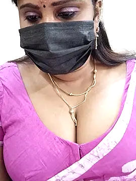 Snapshot of Queenflowerr chatting on 14, 2, 2025 Queenflowerr online show from 14, 2, 2025