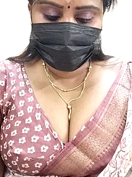 Snapshot of Queenflowerr chatting on 26, 2, 2025 Queenflowerr online show from 26, 2, 2025