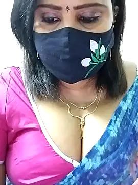 Snapshot of Queenflowerr chatting on 11, 9, 2025 Queenflowerr online show from 11, 9, 2025