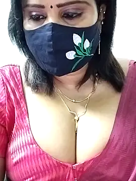 Snapshot of Queenflowerr chatting on 9, 9, 2025 Queenflowerr online show from 9, 9, 2025