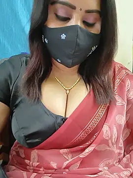 Snapshot of Queenflowerr chatting on 13, 5, 2026 Queenflowerr online show from 13, 5, 2026