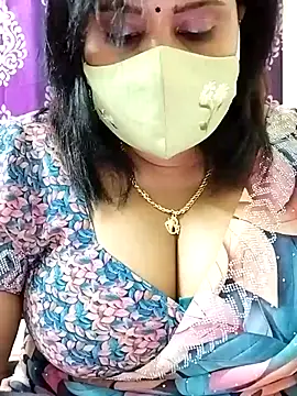 Snapshot of Queenflowerr chatting on 26, 10, 2025 Queenflowerr online show from 26, 10, 2025