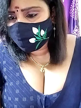 Snapshot of Queenflowerr chatting on 27, 9, 2025 Queenflowerr online show from 27, 9, 2025