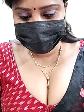 Snapshot of Queenflowerr chatting on 6, 3, 2025 Queenflowerr online show from 6, 3, 2025