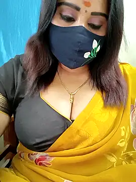 Snapshot of Queenflowerr chatting on 9, 5, 2026 Queenflowerr online show from 9, 5, 2026