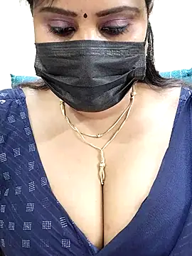 Snapshot of Queenflowerr chatting on 9, 3, 2025 Queenflowerr online show from 9, 3, 2025