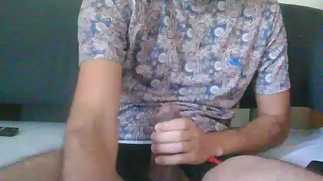 Snapshot of mert_istanbl chatting on 13, 10, 2025 mert istanbl online show from 13, 10, 2025