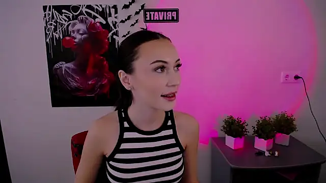 Snapshot of Nikonara_Love chatting on 12, 3, 2025 Nikonara Love online show from 12, 3, 2025
