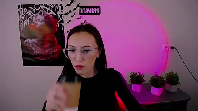Snapshot of Nikonara_Love chatting on 28, 2, 2025 Nikonara Love online show from 28, 2, 2025