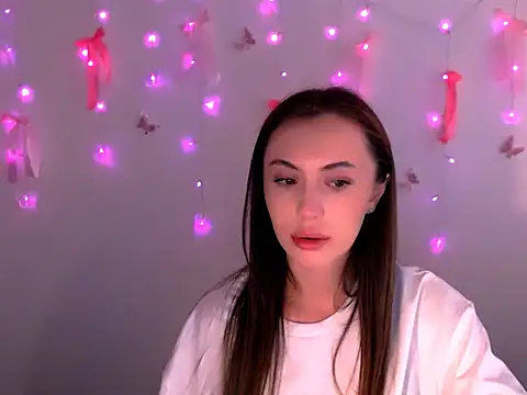 Nikonara Love online show from 4, 5, 2026
