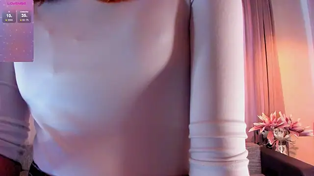 Snapshot of AmityCritchlow chatting on 26, 2, 2025 AmityCritchlow online show from 26, 2, 2025