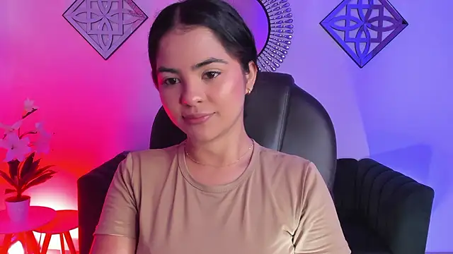 Layla Breezee online show from 26, 3, 2026