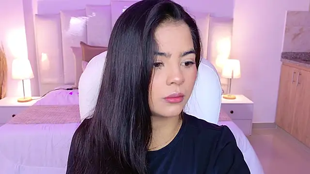 Layla Breezee online show from 15, 5, 2026