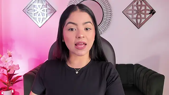 Layla Breezee online show from 4, 2, 2026