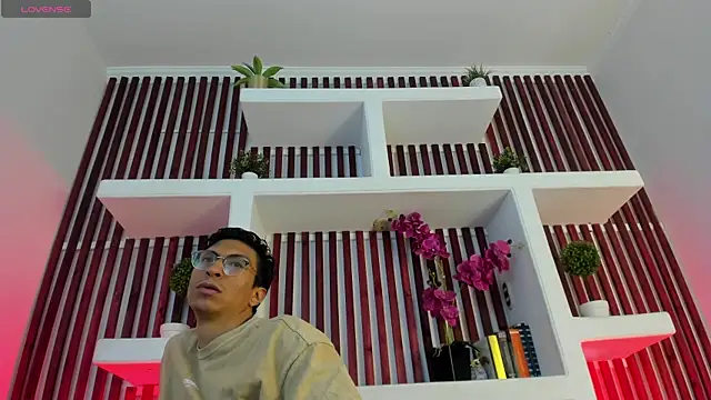 Snapshot of ApoloCruz chatting on 17, 5, 2026 ApoloCruz online show from 17, 5, 2026