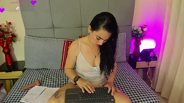 scarlet hit online show from 15, 11, 2025