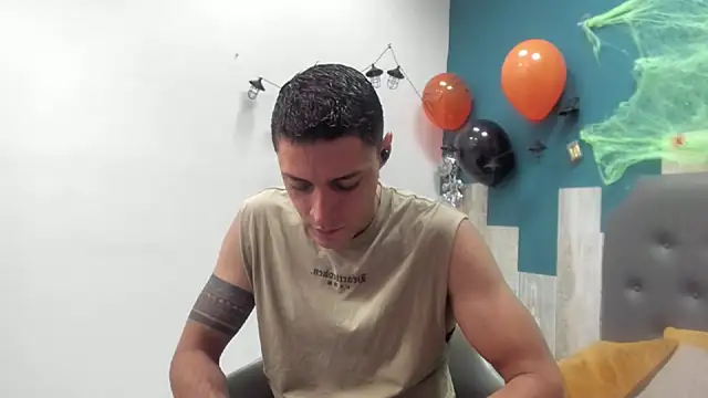 Snapshot of Frank_Millers chatting on 24, 10, 2025 Frank Millers online show from 24, 10, 2025