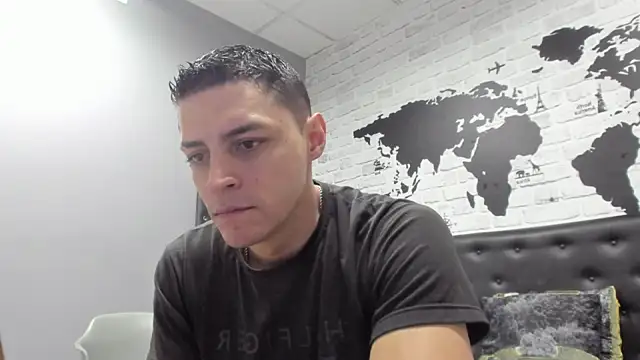 Snapshot of Frank_Millers chatting on 2, 12, 2025 Frank Millers online show from 2, 12, 2025