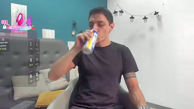 Snapshot of Frank_Millers chatting on 13, 10, 2025 Frank Millers online show from 13, 10, 2025