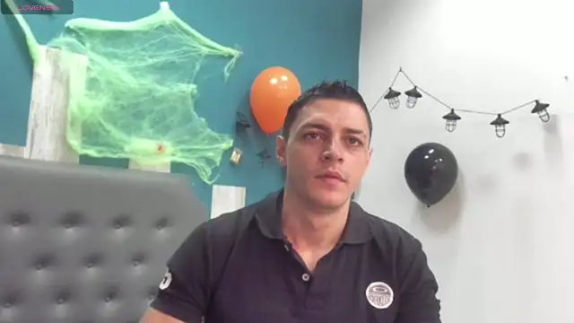 Snapshot of Frank_Millers chatting on 27, 10, 2025 Frank Millers online show from 27, 10, 2025