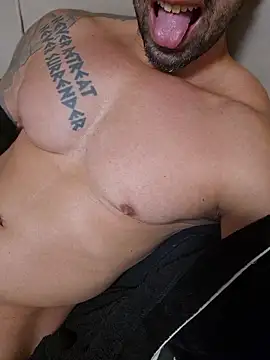 Snapshot of badbrown chatting on 21, 6, 2026 badbrown online show from 21, 6, 2026