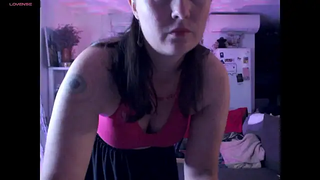 AdorahB3ll3 online show from 19, 10, 2025