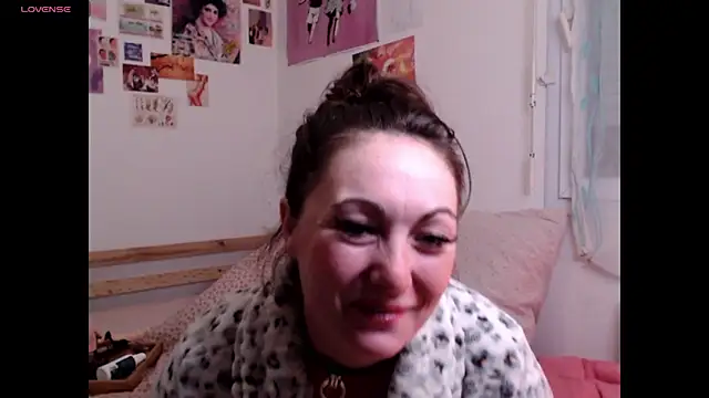 AdorahB3ll3 online show from 14, 10, 2025