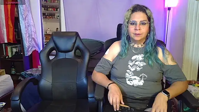 Snapshot of Evelan420 chatting on 27, 5, 2026 Evelan420 online show from 27, 5, 2026