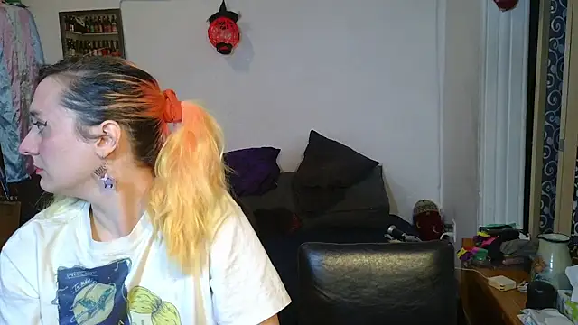 Evelan420 online show from 10, 11, 2025