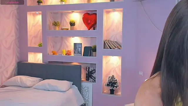 FloraDobb online show from 13, 11, 2025