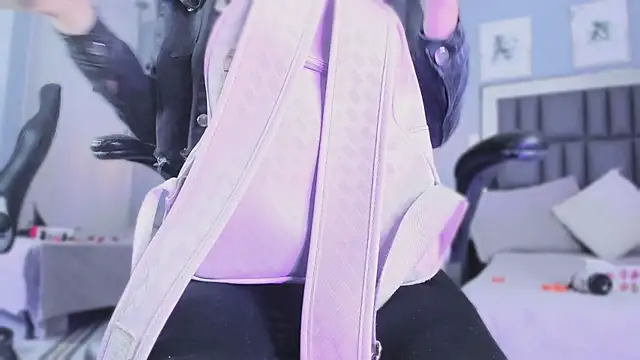 Raven jade  online show from 30, 10, 2025