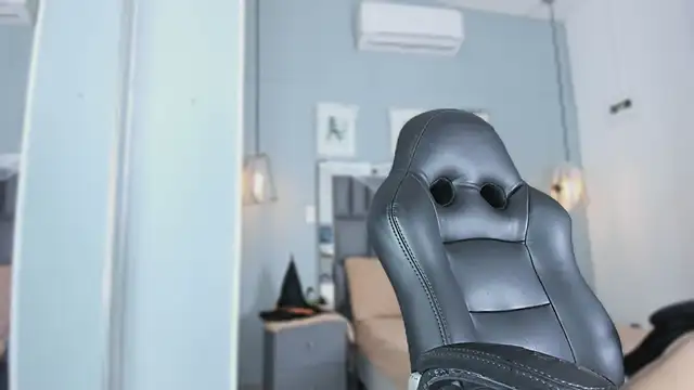 Raven jade  online show from 1, 11, 2025