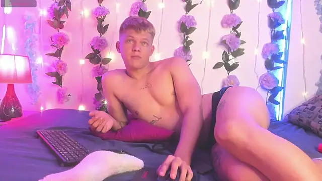 izan 20 online show from 17, 4, 2026