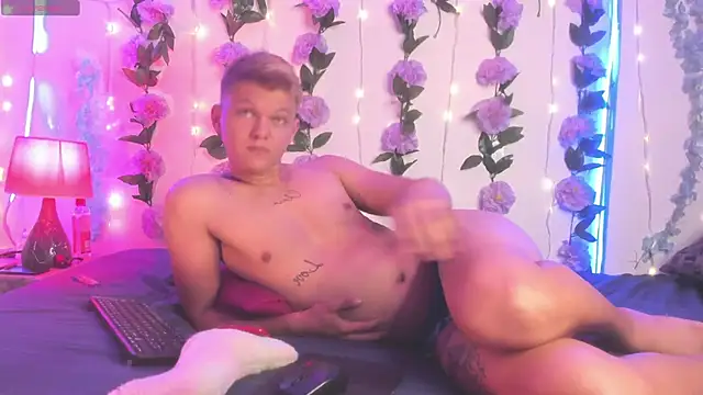 izan 20 online show from 18, 4, 2026