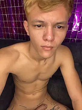 izan 20 online show from 19, 2, 2025