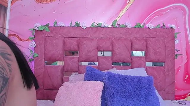 scarlett  evans  online show from 12, 11, 2025