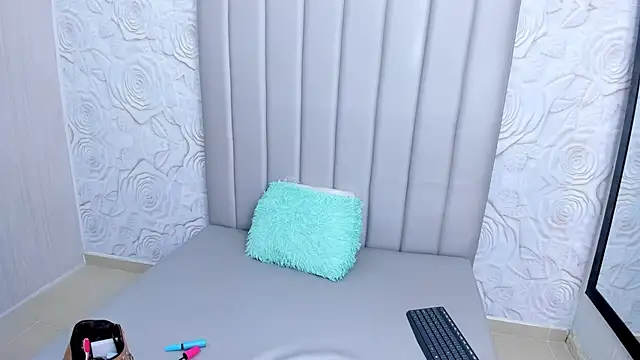 LindaHooker online show from 10, 1, 2026